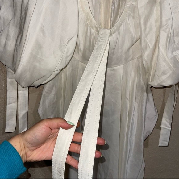 Aje | Silk Linen Puff Sleeve Train Backside Top In Cream Size: US 4 - Picture 6 of 11